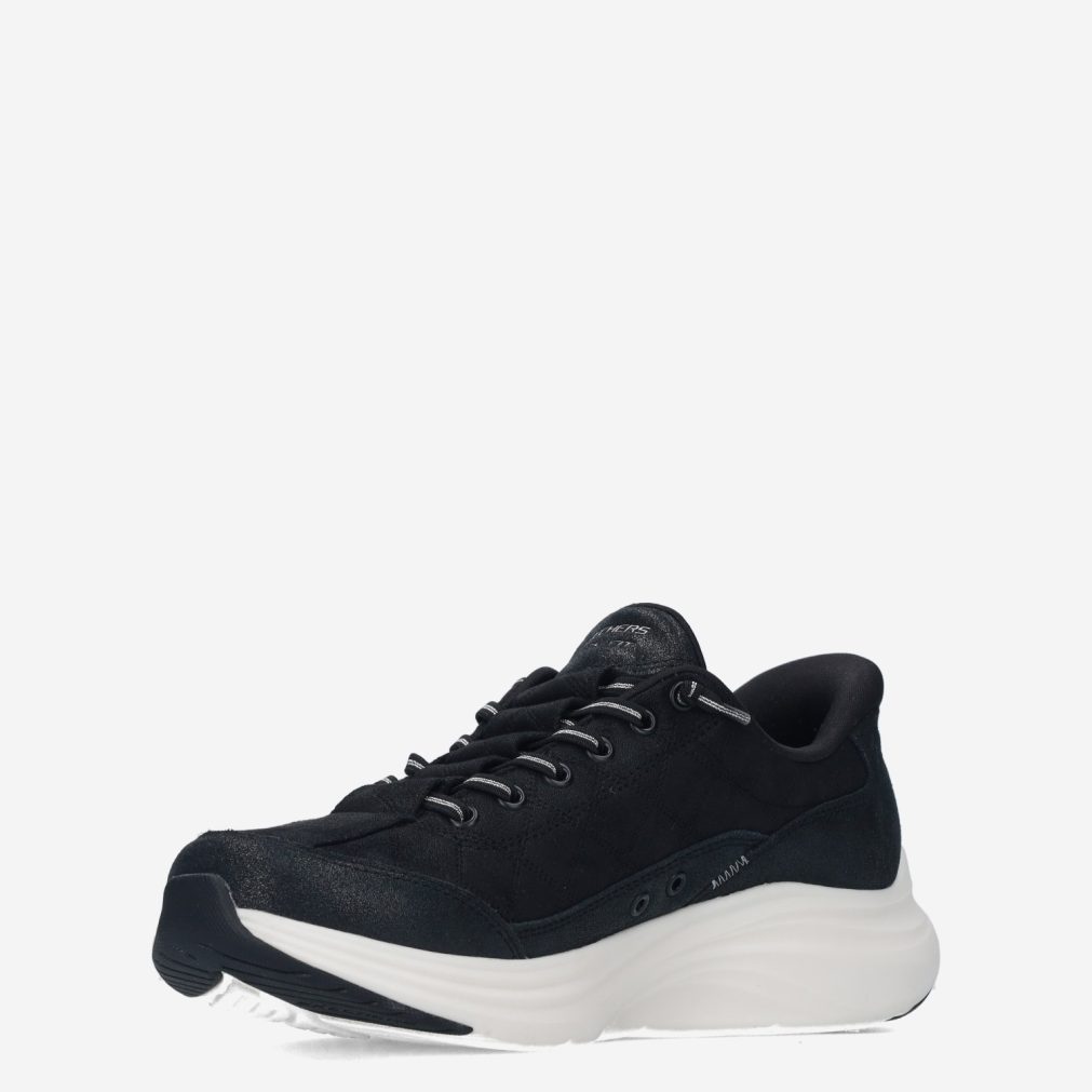 13515_Skechers___135